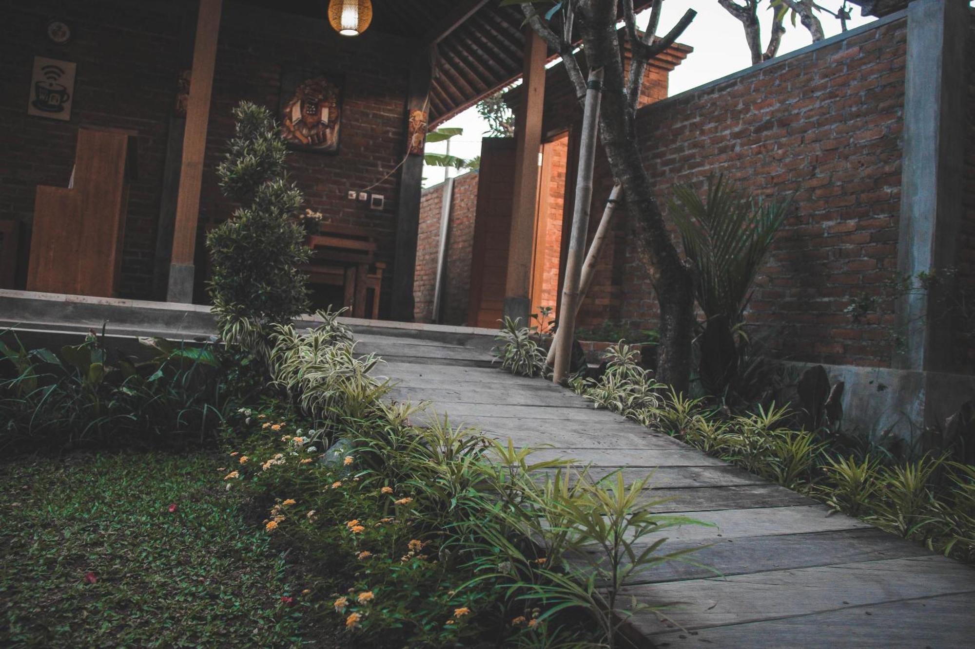 The Govardhan Homestay Canggu  Exterior photo